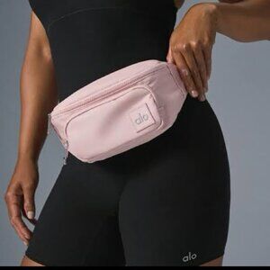 alo Yoga Explorer 3L Fanny Pack Bag Ballet Pink